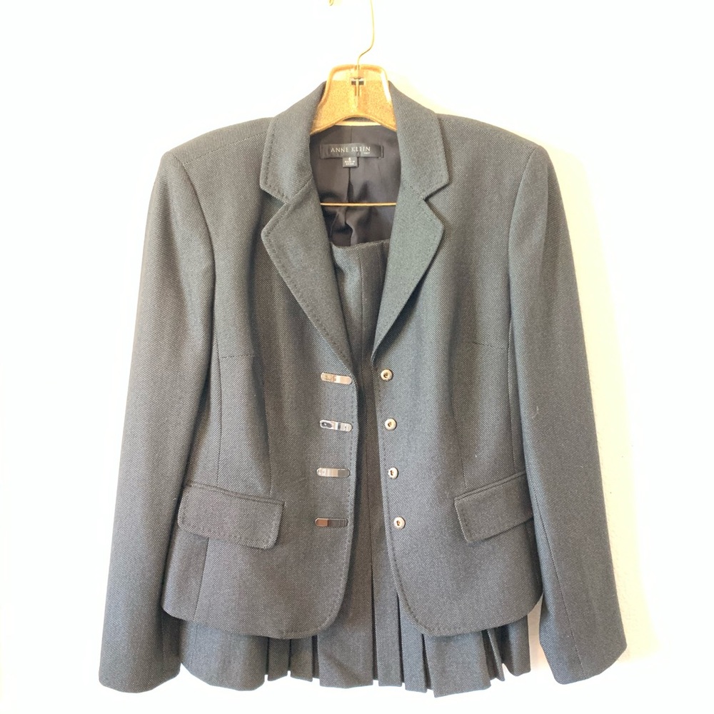 Women’s 2 piece suit